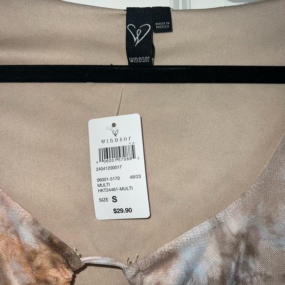 Windsor top - Picture 3 of 3